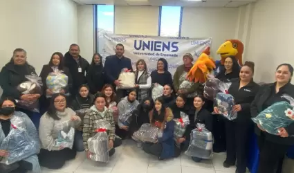 Recibe DIF Municipal donativo de 100 cobijas de la Universidad de Ensenada