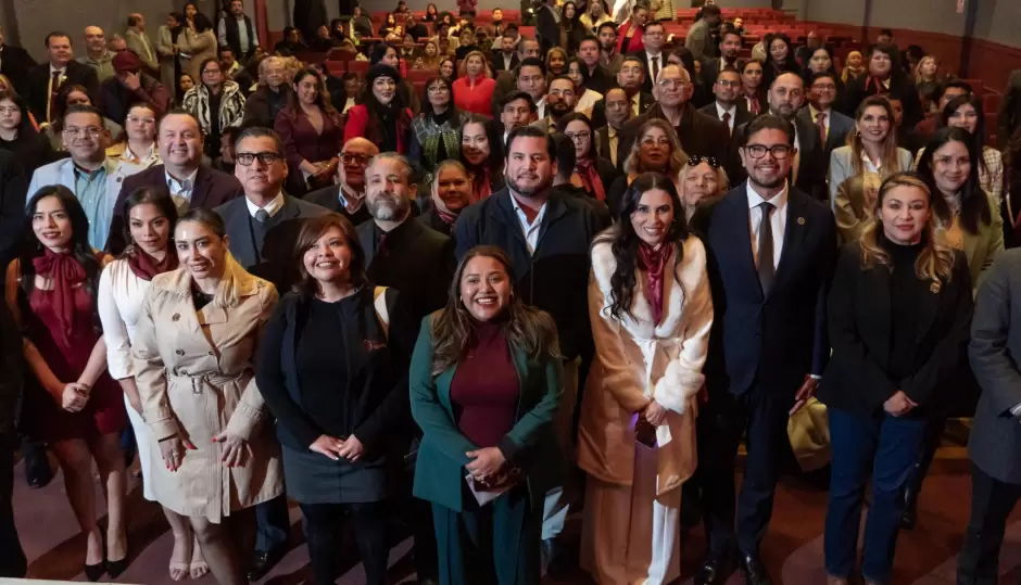 Toma de protesta de la mesa directiva del nuevo Colegio Humanismo Jurdico Mexicano