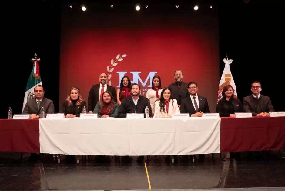 Toma de protesta de la mesa directiva del nuevo Colegio Humanismo Jurdico Mexicano