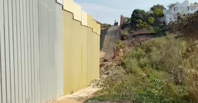 Reanudan construccin del muro fronterizo en Playas de Tijuana