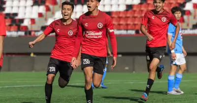 Cachorros Sub-19 suman en casa