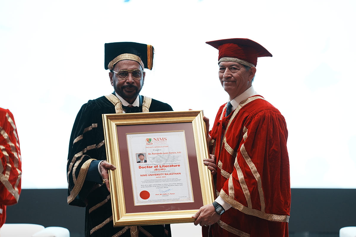 Dr. Fernando León García, rector de CETYS Universidad, recibe Doctorado ...