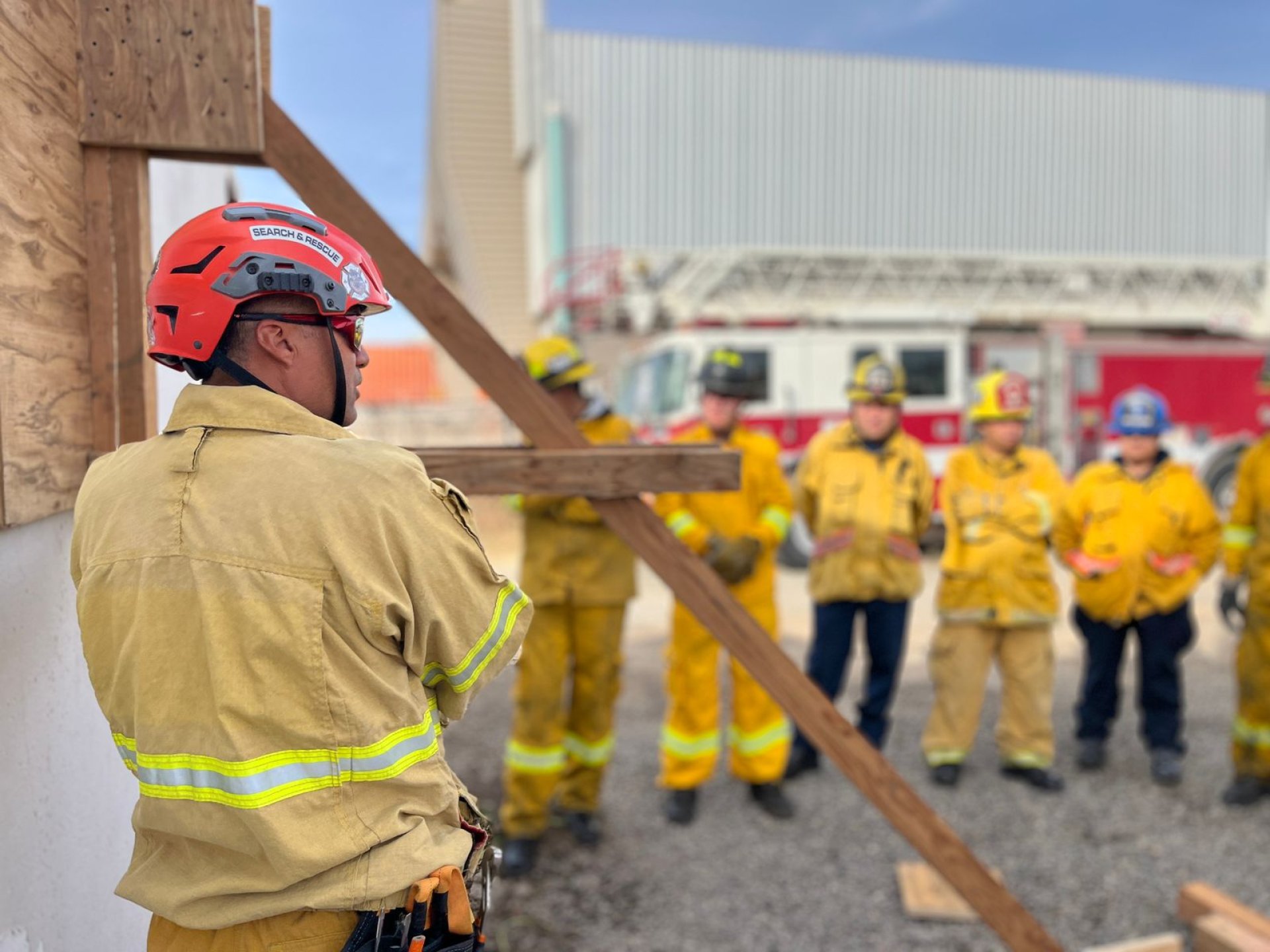Abierta convocatoria para la academia de Bomberos de Ensenada