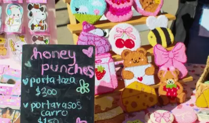 Primera edicin de Sticker Palooza en Casa de la Cultura Tijuana