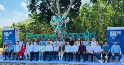 Visita Claudia Agatn obras emblemticas de Quintana Roo