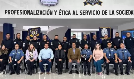 Policas se capacitan en atencin a turistas en Baja California