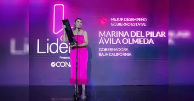 Recibe gobernadora Marina del Pilar premio al mejor desempeo de gobierno estata