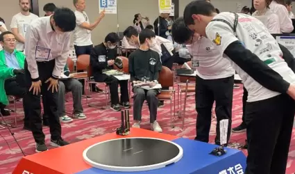 Competencia de robots sumo en Japn