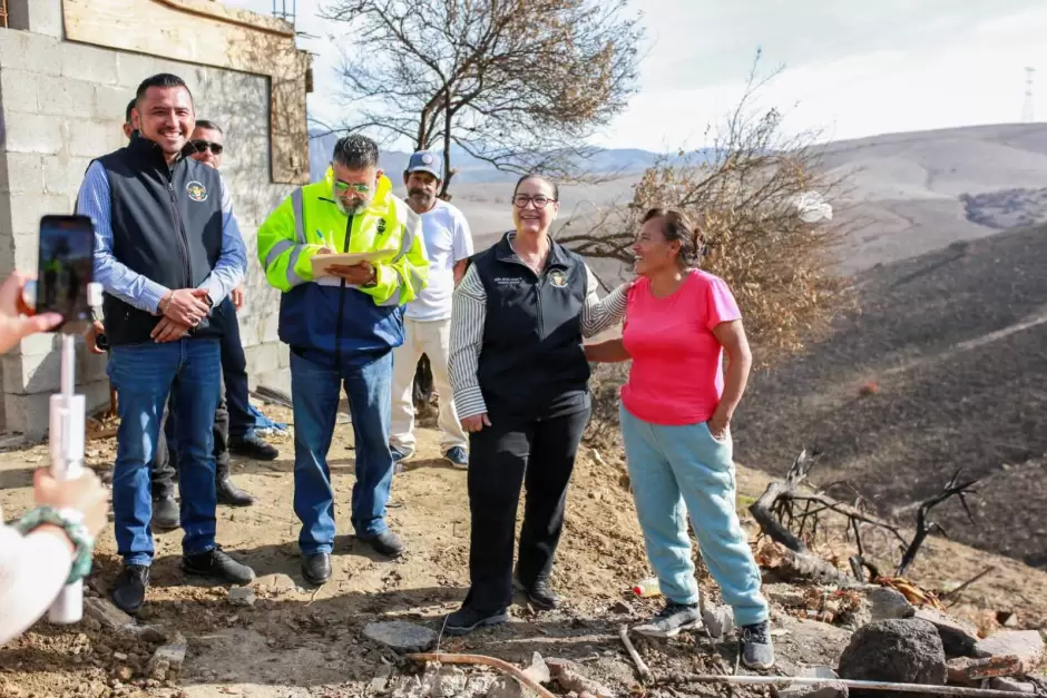 Construccin de nuevas viviendas para familias afectadas por incendios en Primo Tapia