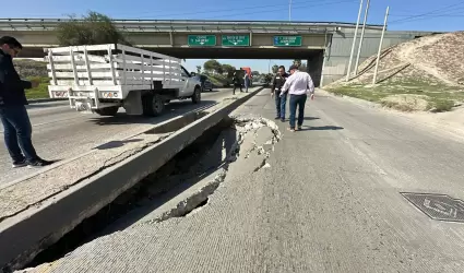 Socavn en la Va Rpida a metros del puente del bulevar O'Higgins