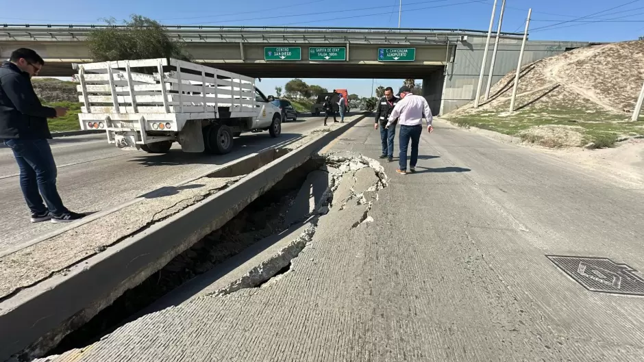 Socavn en la Va Rpida a metros del puente del bulevar O'Higgins