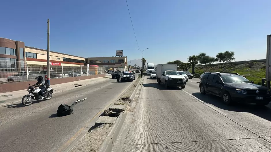 Socavn en la Va Rpida a metros del puente del bulevar O'Higgins