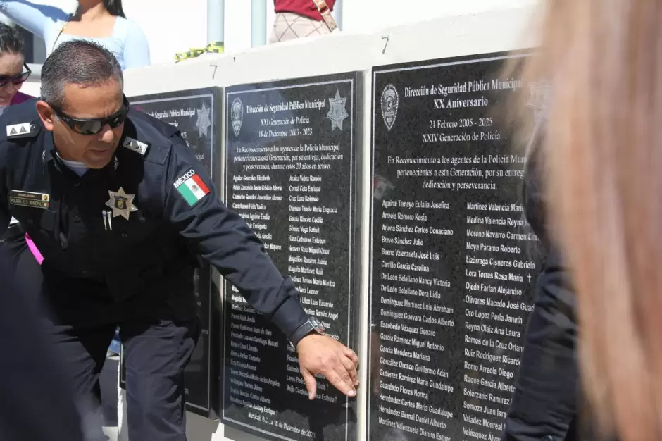 Celebran 20 aos de servicio de la XXIV generacin de policas municipales