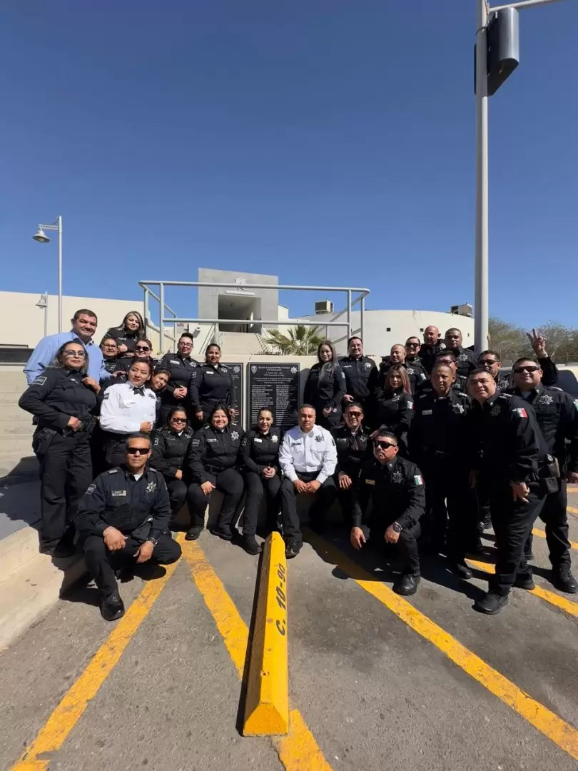 Celebran 20 aos de servicio de la XXIV generacin de policas municipales
