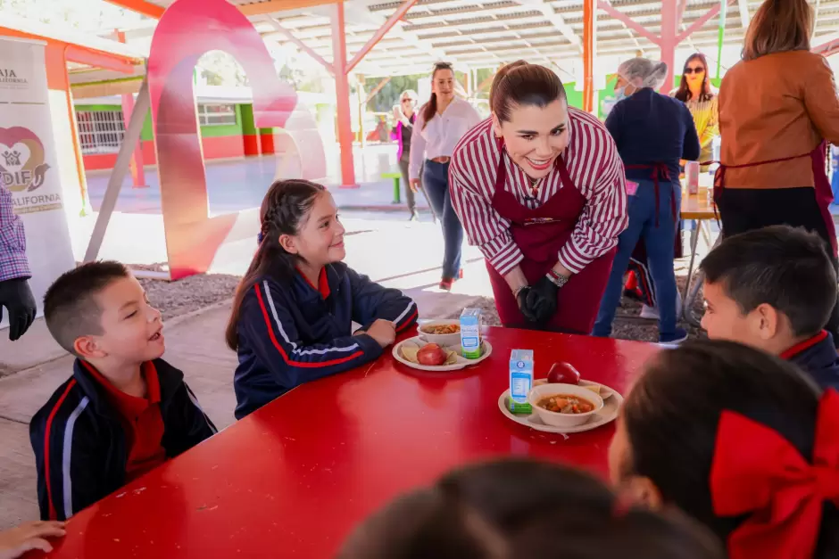 Refuerza gobernadora Marina del Pilar compromiso con la educacin en Valle de Mexicali