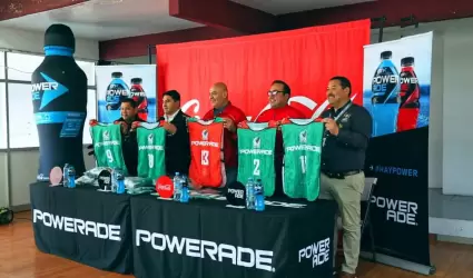 Corporacin del Fuerte don 2,000 uniformes deportivos al municipio de Tijuana.