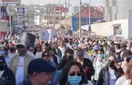 Miles de trabajadores del SNTE marcharon en Tijuana en contra de la reforma a la ley del ISSSTE