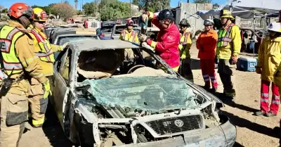 Bomberos de Tecate se capacitan en extraccin vehicular