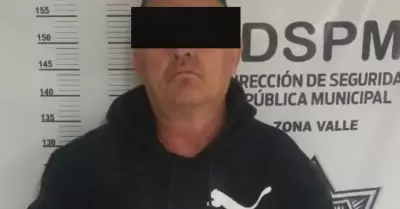 Detienen a hombre por daos a patrulla y lesiones a agente de trnsito