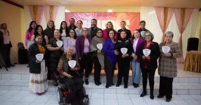 Presidenta Roco Adame y regidora Janette Sepulveda reconocen a mujeres que insp