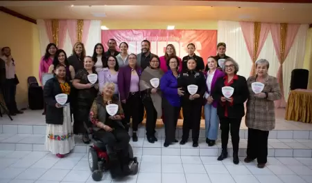 Presidenta Roco Adame y regidora Janette Sepulveda reconocen a mujeres que insp