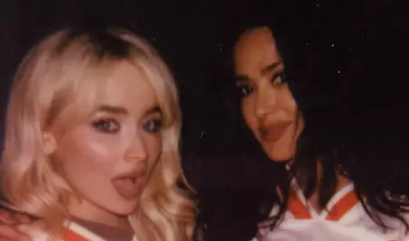 Sabrina Carpenter y Salma Hayek