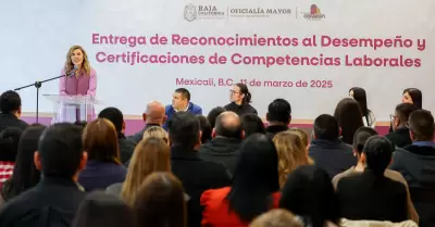 Entrega de reconocimientos a personas servidoras pblicas