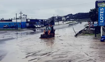 Limpian accesos en delegacin Primo Tapia tras lluvias