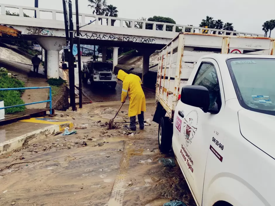 Limpian accesos en delegacin Primo Tapia tras lluvias