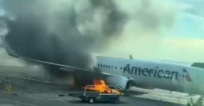 Avin de American Airlines se incendia