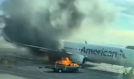 Avin de American Airlines se incendia