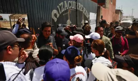 Madres buscadoras rompen cerco y recorren el Rancho Izaguirre.