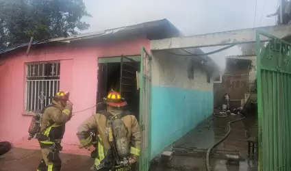 Bomberos de Tijuana atienden incendio en vivienda en Tierra y Libertad