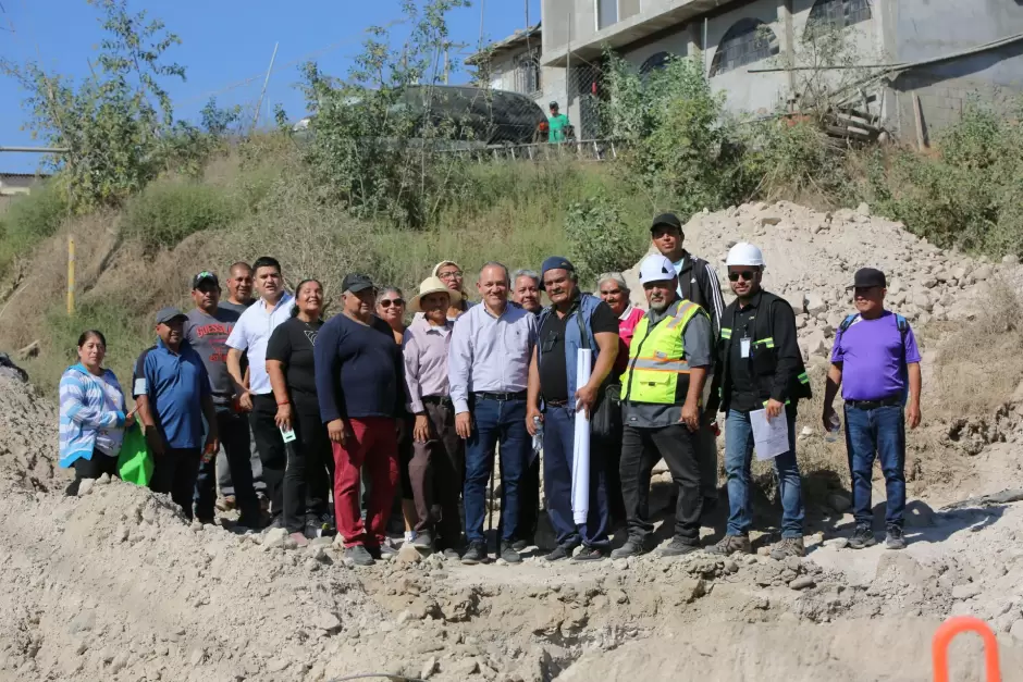 Avanza obra de introduccin de agua potable en el Ejido Lzaro Crdenas