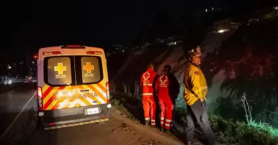 Accidente vehicular en curva del libramiento Rosas Magallón dejó parcialmente ce