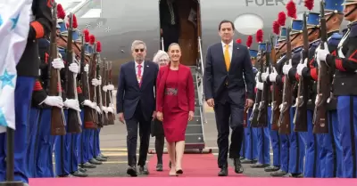 Claudia Sheinbaum arriba a cumbre de la CELAC