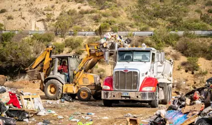 Desechos en basurero