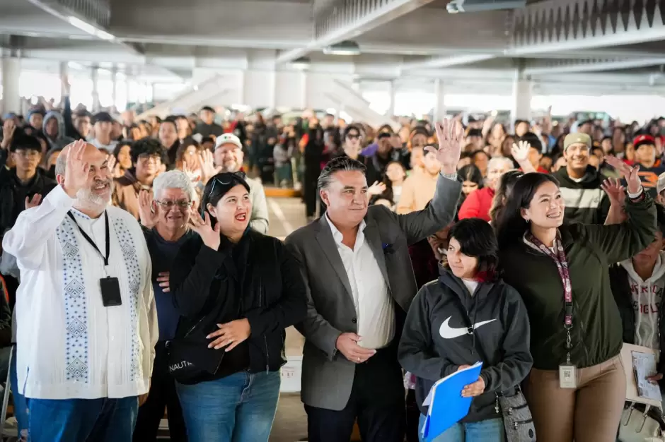 Entrega de beca Benito Jurez