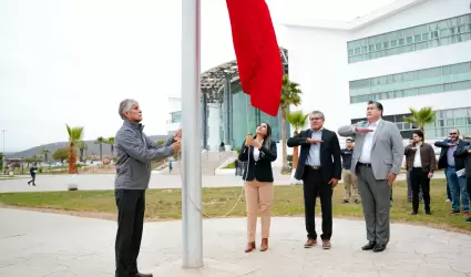 Izamiento de Bandera