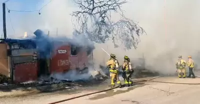 Se incendian dos viviendas de madera en Lomas Taurinas