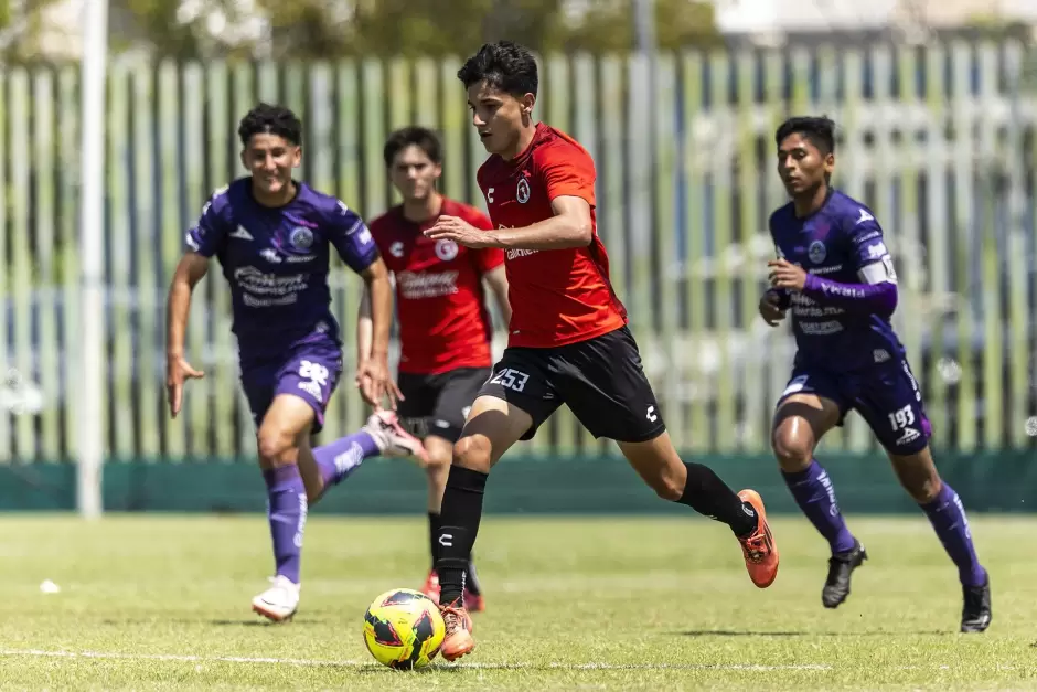 Cachorros Sub-23 triunfan en Mazatln
