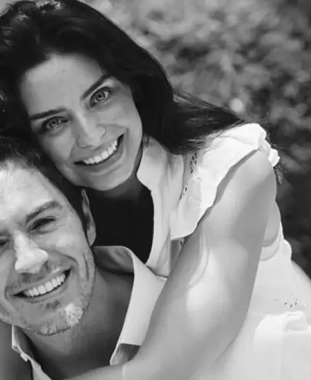 Aislinn Derbez y Mauricio Ochmann