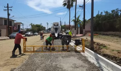 Registra 60% de avance pavimentaci�n de la Riveroll