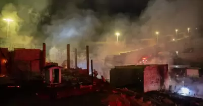 Bomberos atienden incendio de seis viviendas en colonia Nido de las Águilas