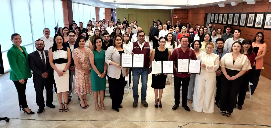 Firma de convenio de transparencia del Ayuntamiento de San Felipe