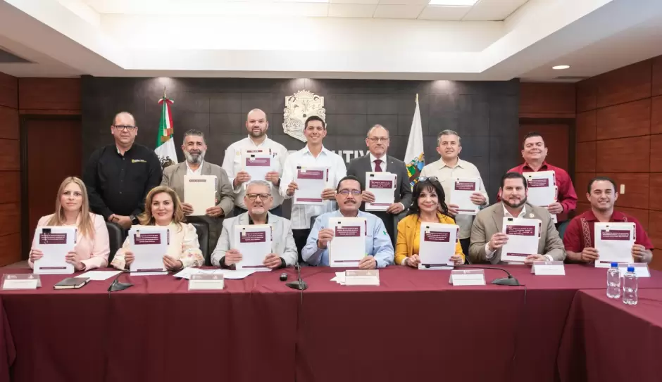 Firma de los planes integrales municipales de agua potable y saneamiento