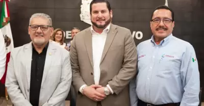 Firma de los planes integrales municipales de agua potable y saneamiento