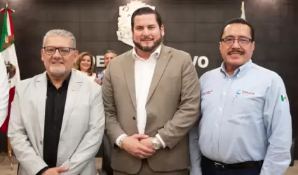 Firma de los planes integrales municipales de agua potable y saneamiento