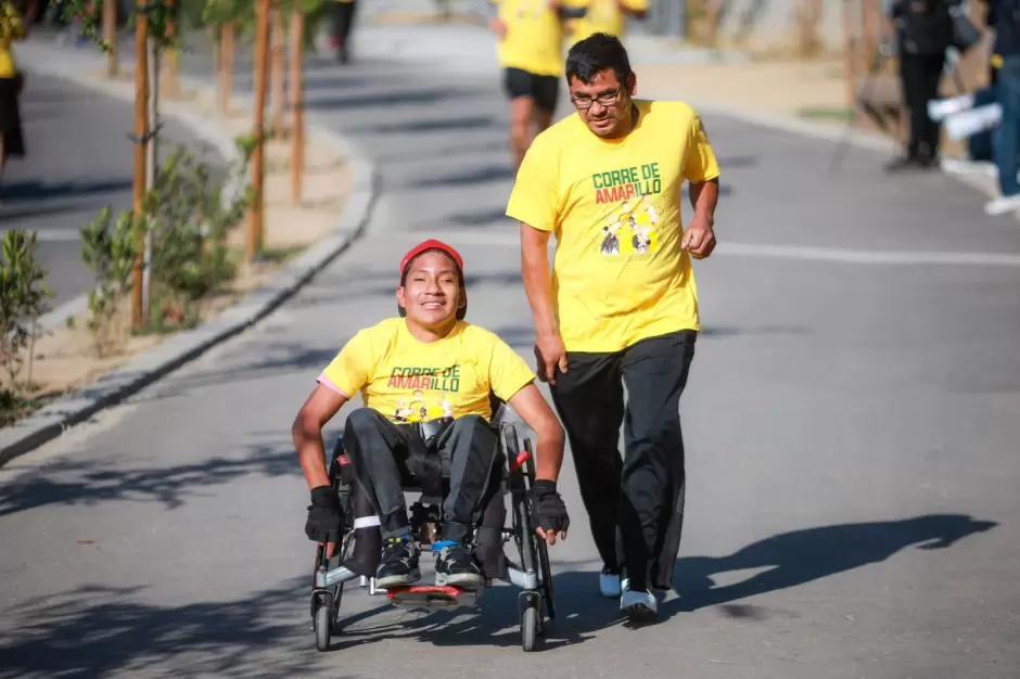 Corre de Amarillo en Parque Esperanto