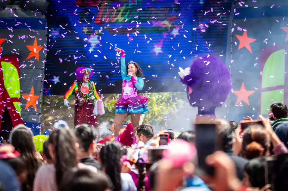 Celebracin del Da de la Nia y el Nio con concierto de Tatiana